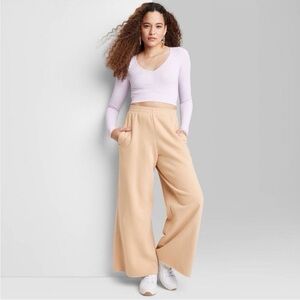 Wild Fable Women's Baggy Sweatpants -Tan